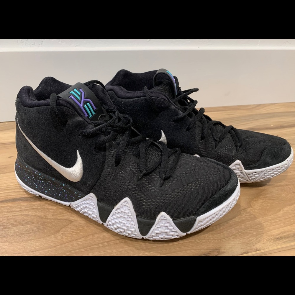 Nike Kyrie 4
Ankle Taker Size 8